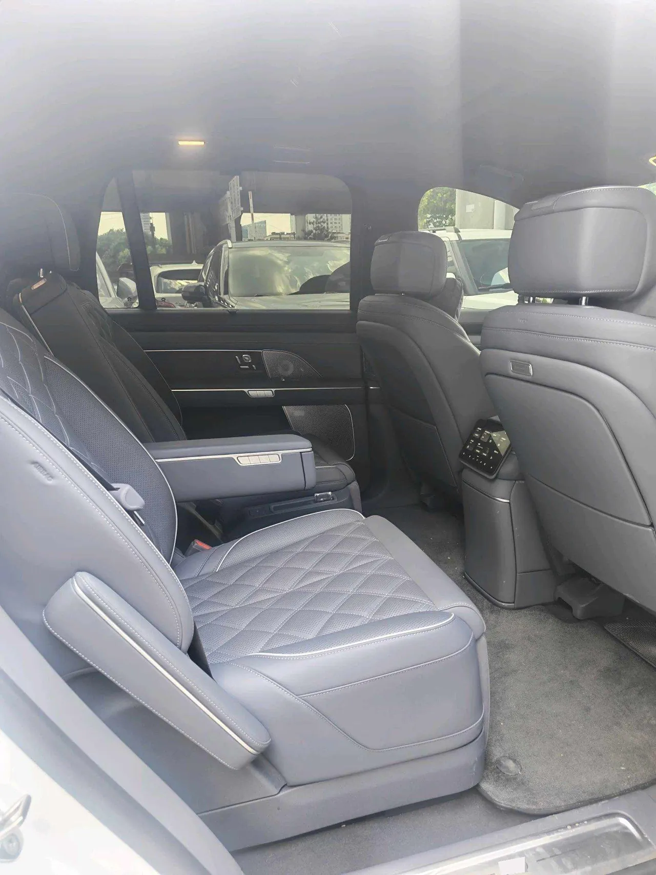 NIO 2026 ES8 6-seat executive deluxe automatic gear 5