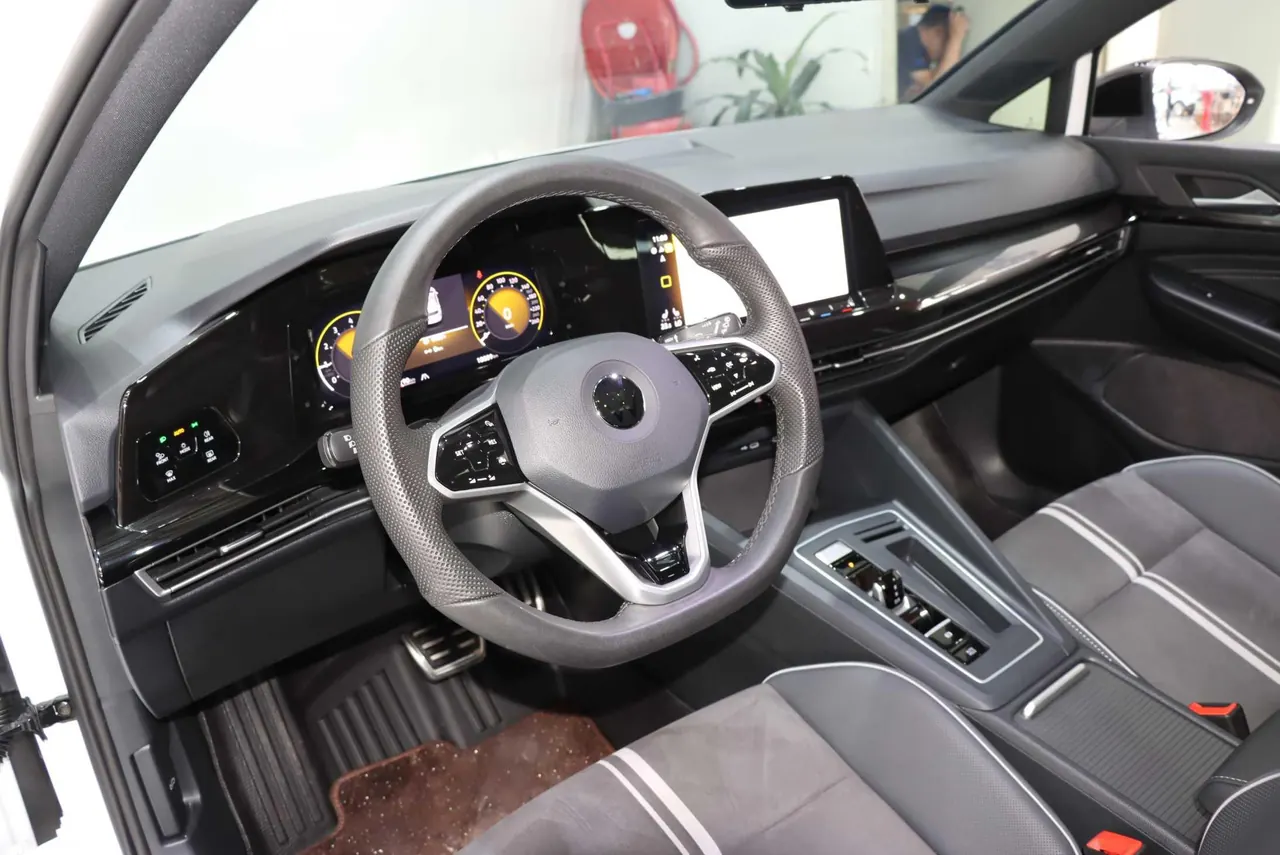 Volkswagen 2023 Golf 8 R-Line 1.4TSI 280TSI Lite (Modified) Automatic Gear 10