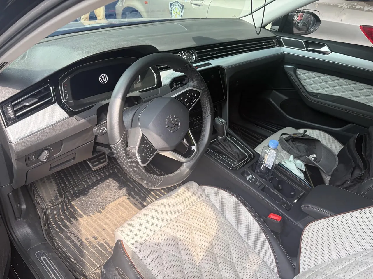 Volkswagen 2023 Magotan 2.0TSI 330TSI 2 million Commemorative Luxury Automatic Gear 3