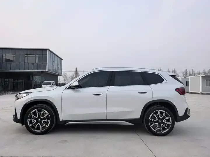 BMW X1 2025 sDrive25Li X Design Set 4
