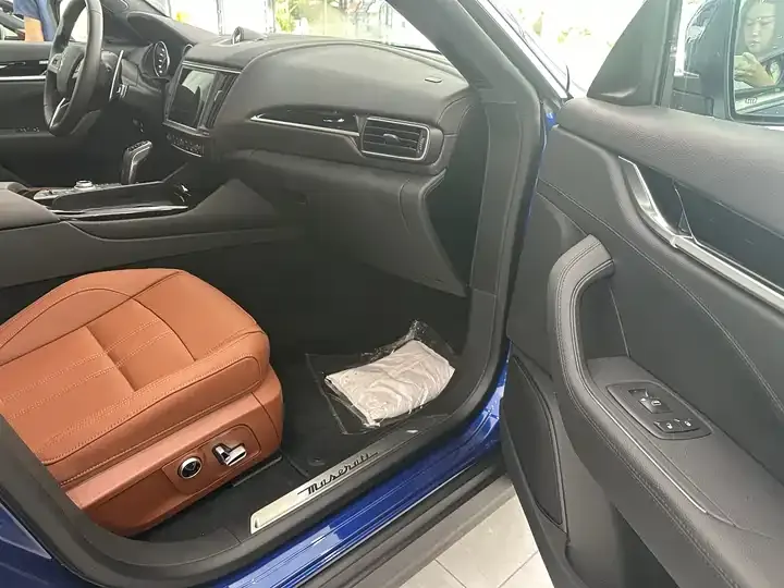 Levante 2023 2.0T GT 11