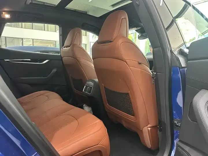 Levante 2023 2.0T GT 12