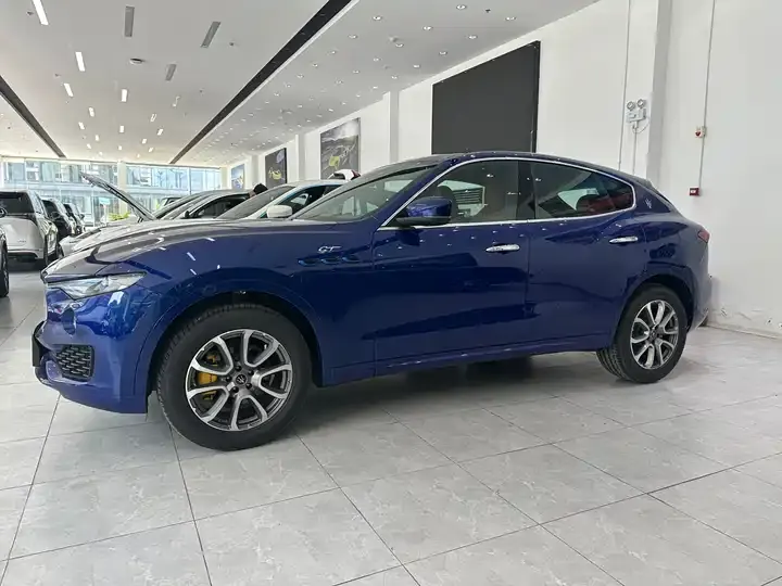 Levante 2023 2.0T GT 4