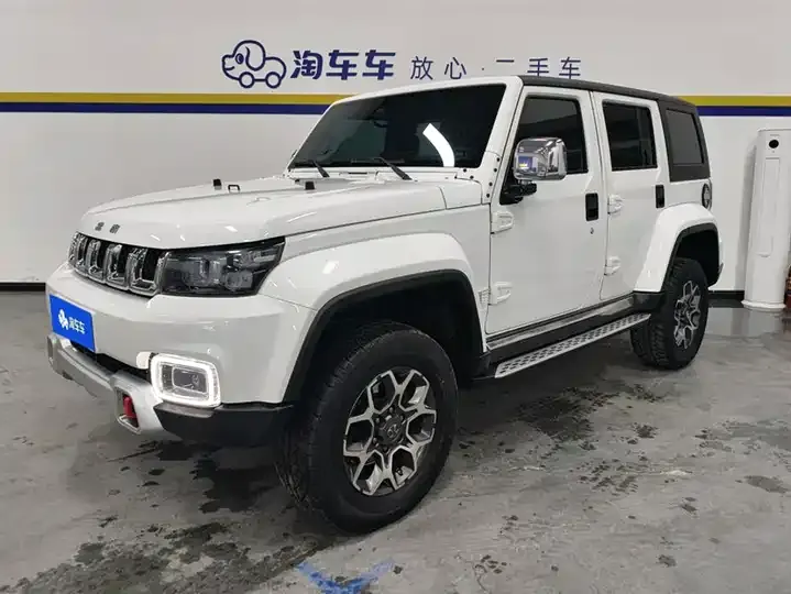 Open image lightbox: Beijing cross-country BJ40 2019 PLUS 2.3T automatic four-wheel drive exclusive edition country VI