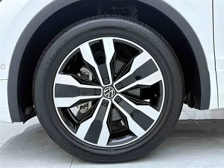 Tiguan L 2024 330TSI Automatic Two-Drive R-Line Enjoy Edition 9