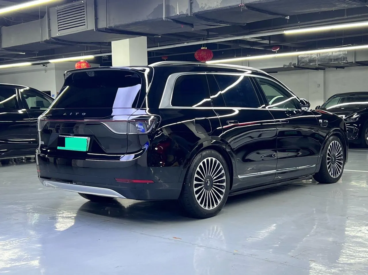 AITO 2025 AITO M9 extended range Ultra version 52kWh6 seat version automatic gear 6