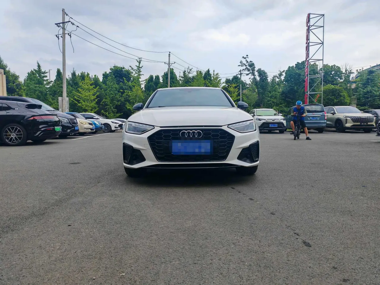 Audi 2024 A4L 2.0TFSI 40TFSI Deluxe Dynamic Automatic 2