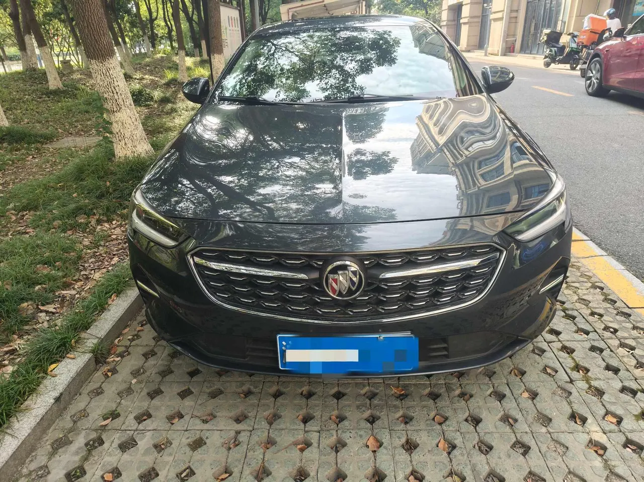 Buick 2020 Regal 1.5T 552T Elite Automatic Gear 2