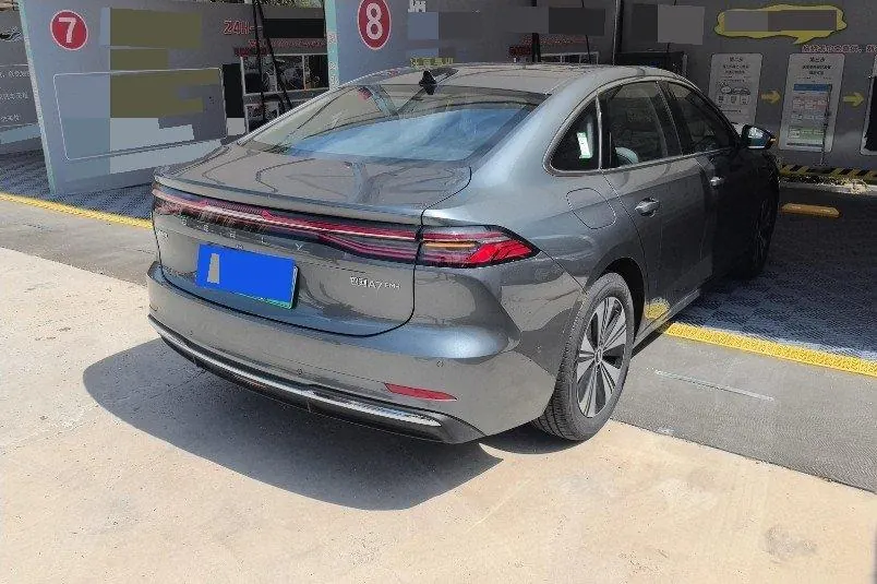 Geely Galaxy 2025 A7 EM-i 1.5 150km Discovery Edition Automatic Gear 2