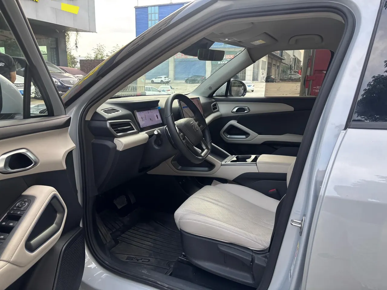 BYD 2025 Yuan UP Smart Driving 401KM Vital Automatic Gear 3