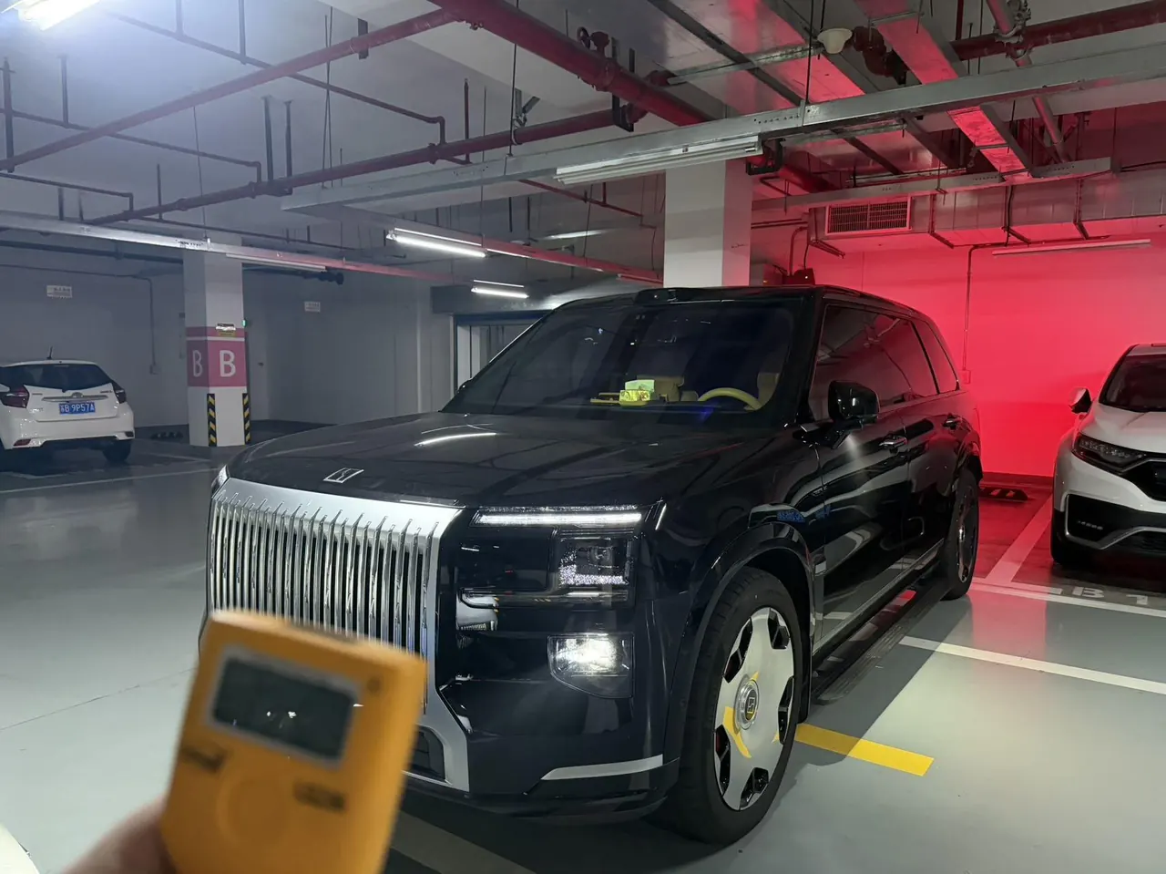 Открыть галерею: Zeekr 2025 Zeekr 9X 2.0T Ultra 55kWh automatic gear