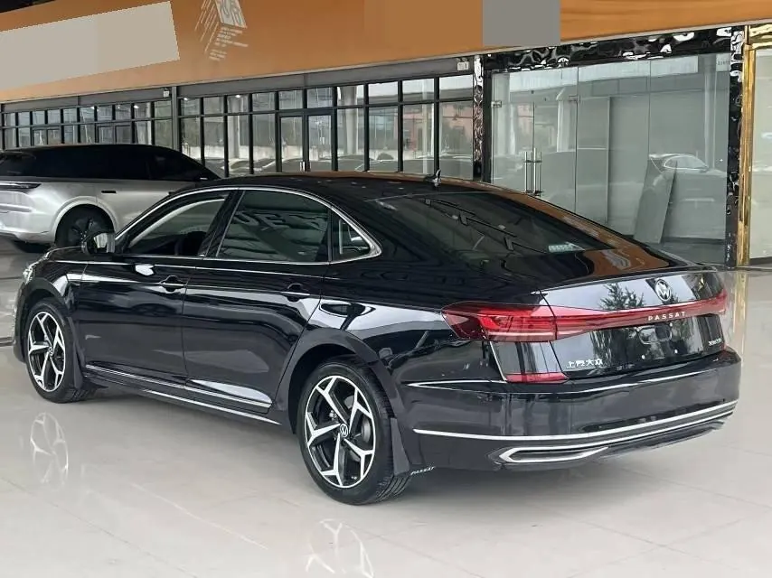 Volkswagen 2023 Passat 2.0TSI 330TSI Starry Sky Luxury Edition (facelift) Automatic 3