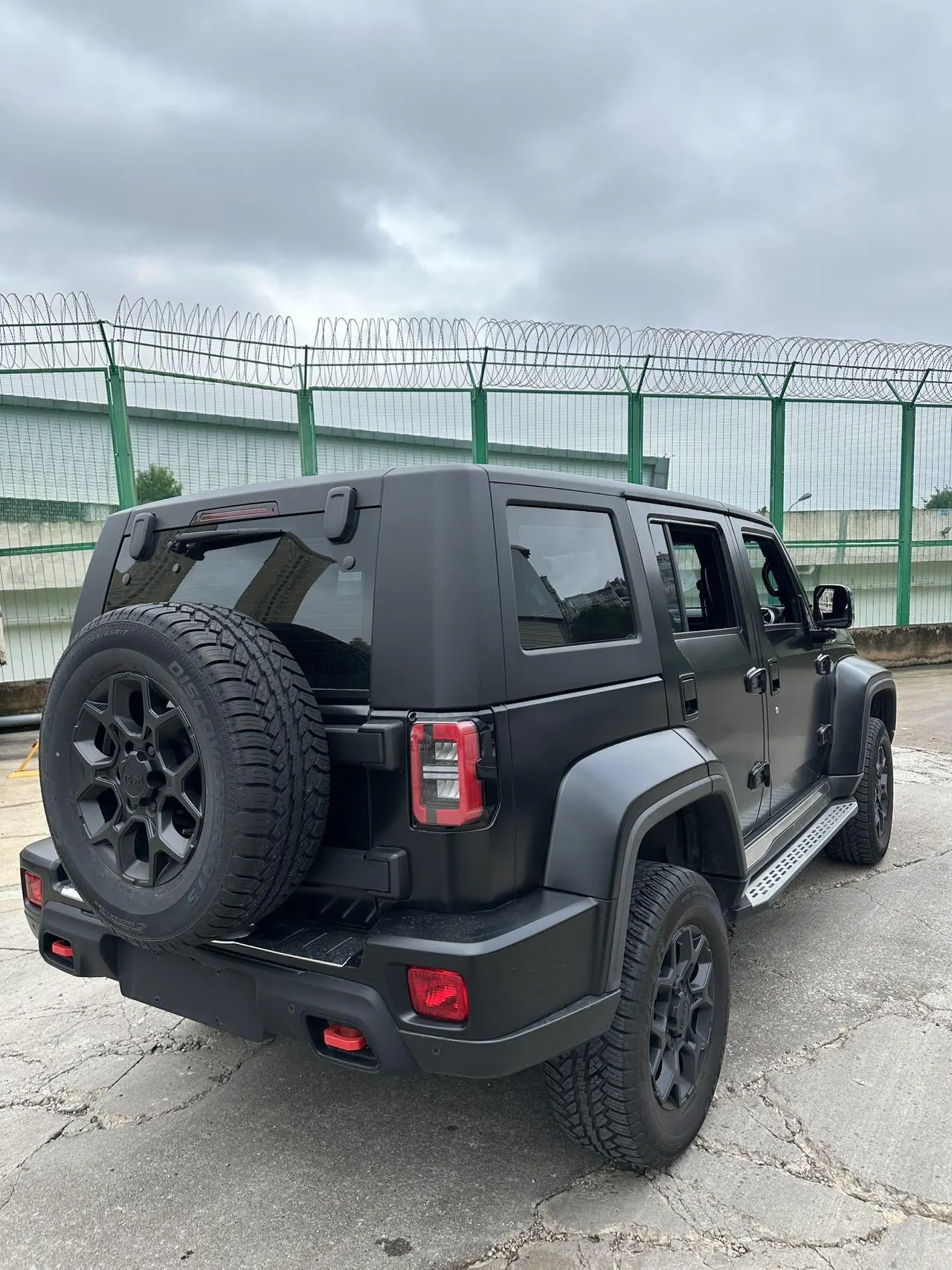 Beijing 2023 BJ40 2.0D Four-wheel Drive Blade Hero Edition Chivalrous Automatic Gear 6