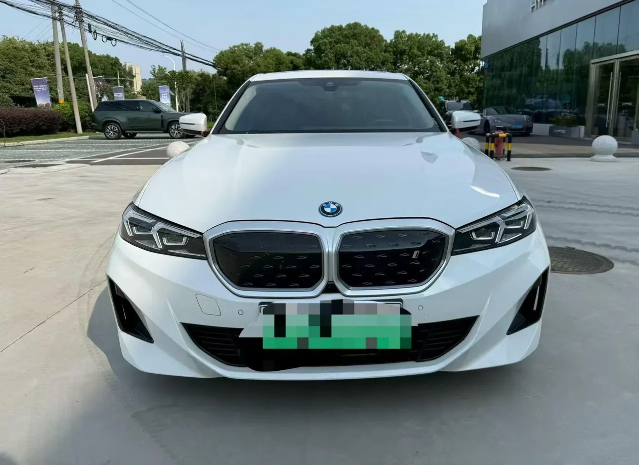 BMW 2022 i3 eDrive 35L automatic gear 2