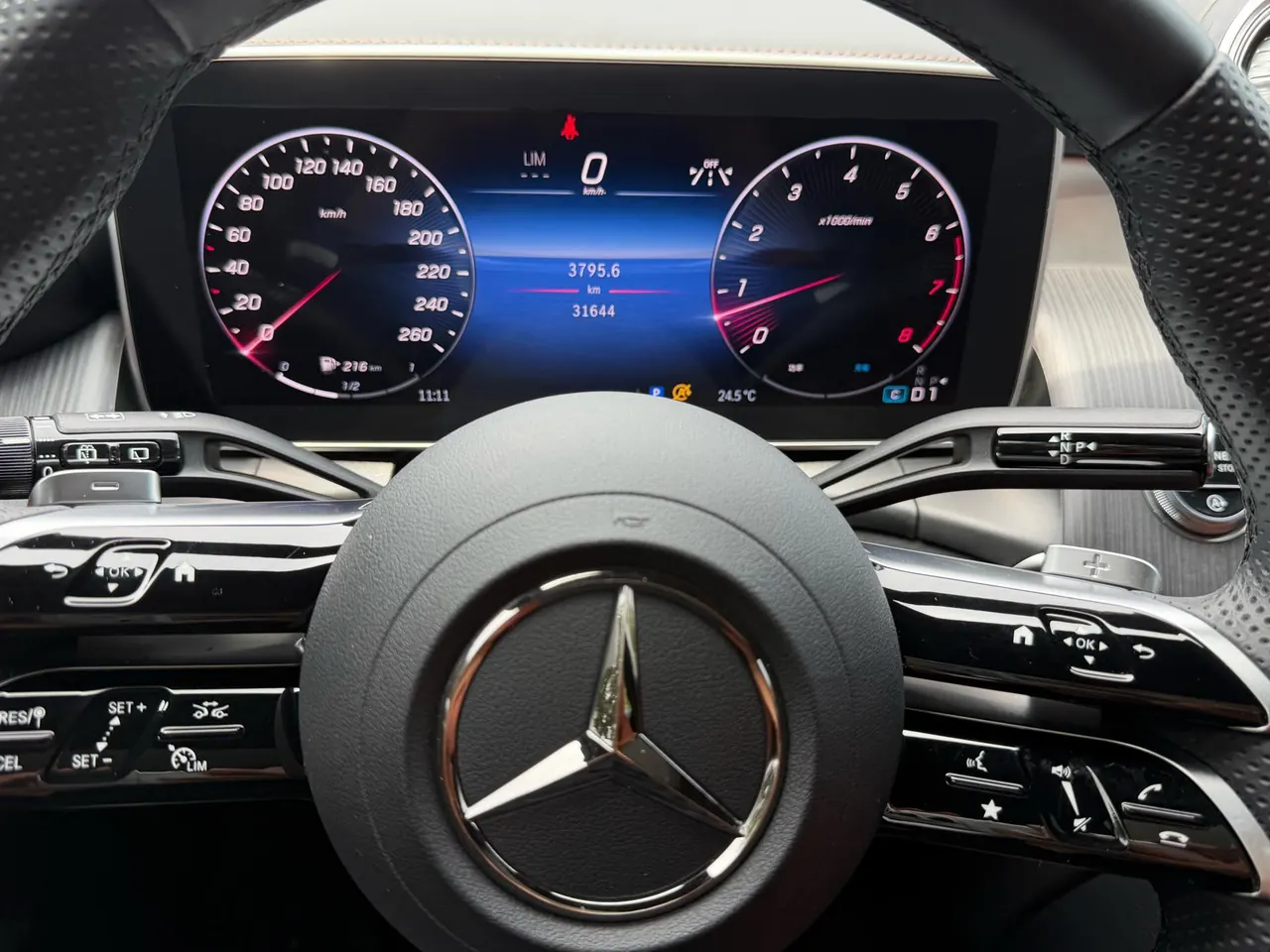 Mercedes Benz 2024 GLC 260 L 4MATIC 48V 2.0T Luxury 5-seat Automatic Gear 7