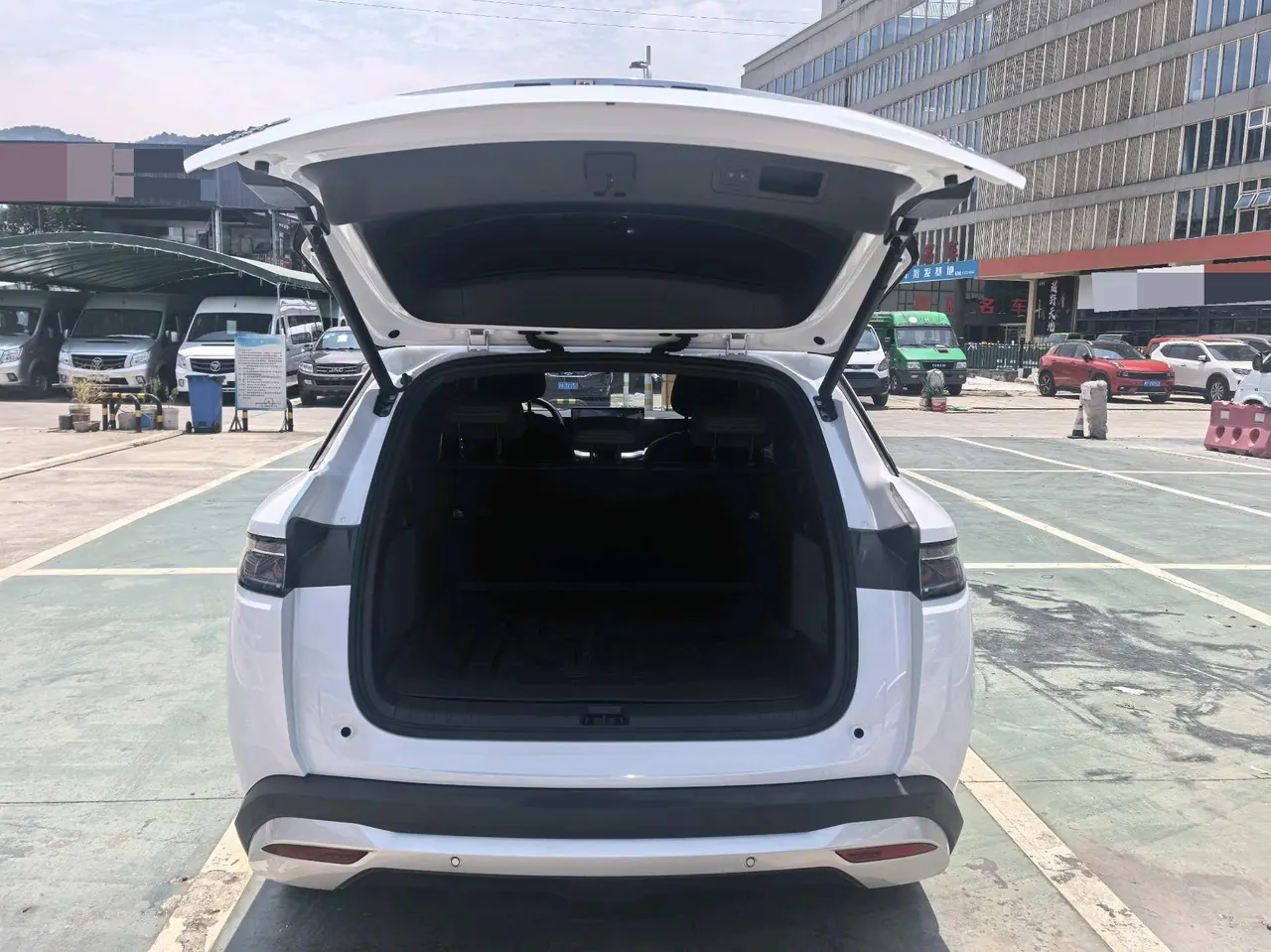 BYD 2026 Song L DM-i 1.5 Stepless 130KM Exceed Automatic 10