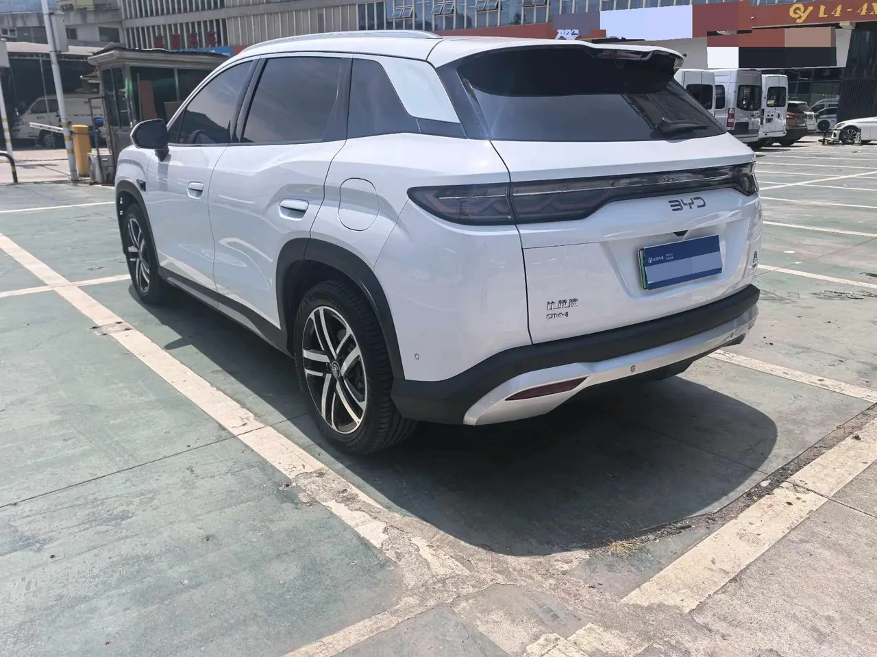 BYD 2026 Song L DM-i 1.5 Stepless 130KM Exceed Automatic 8