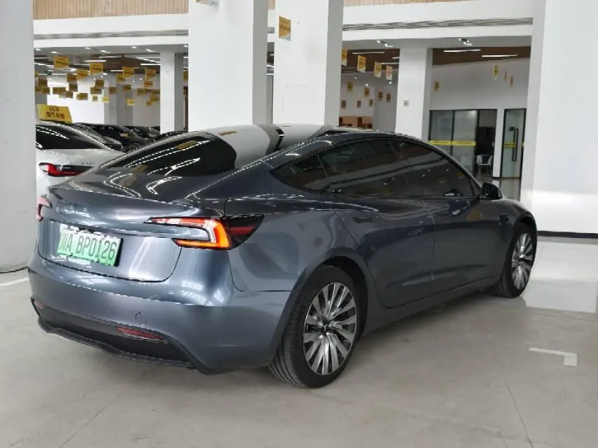 Tesla 2023 Model 3 Rejuvenation Edition Rear Wheel Drive Automatic Transmission 2