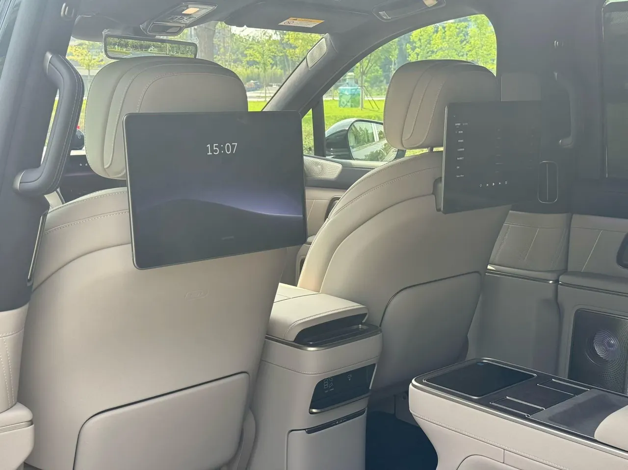 NIO 2026 ES 9 102kWh Administrative Island Signature Edition Automatic Gear 13