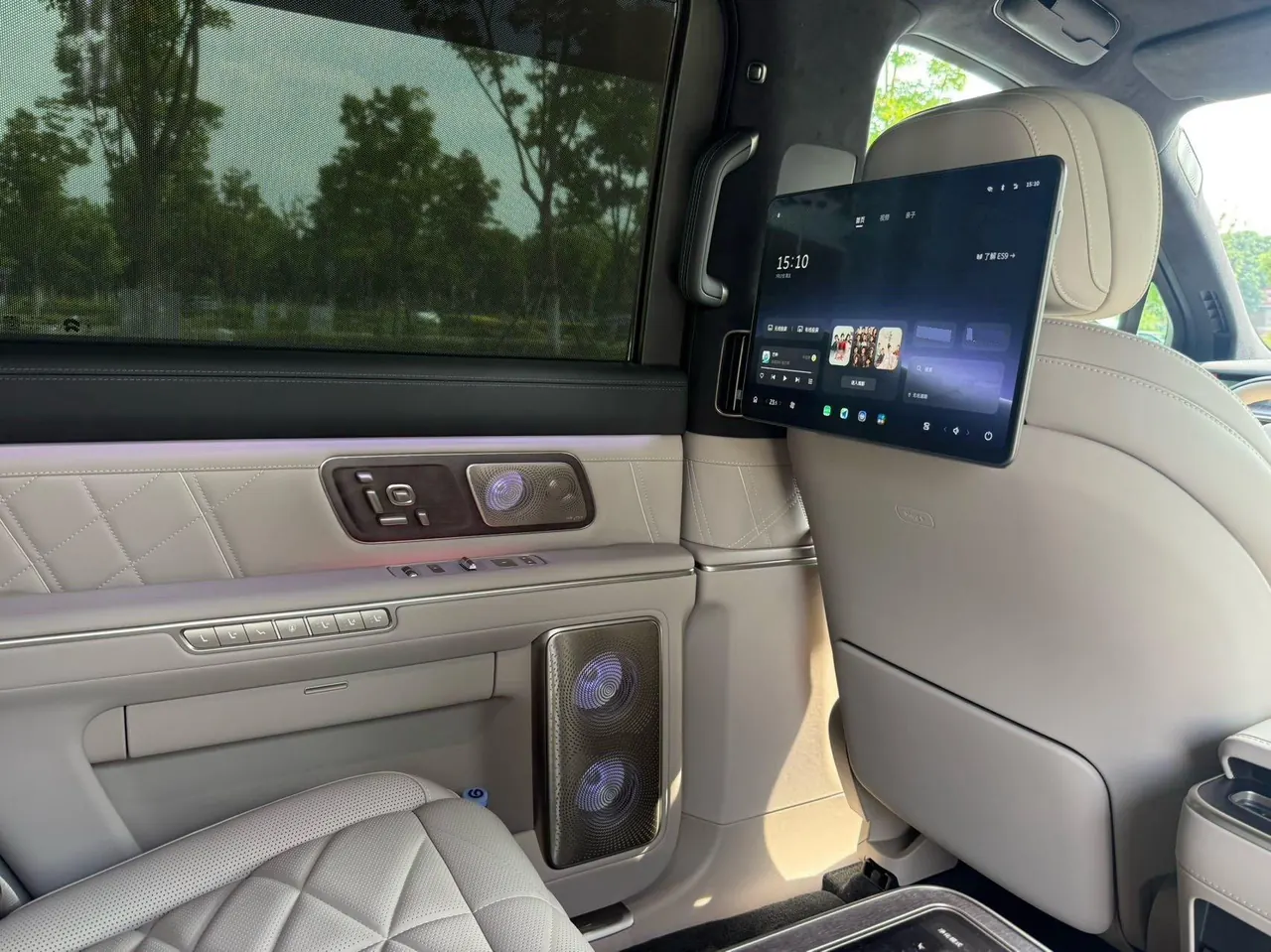 NIO 2026 ES 9 102kWh Administrative Island Signature Edition Automatic Gear 17