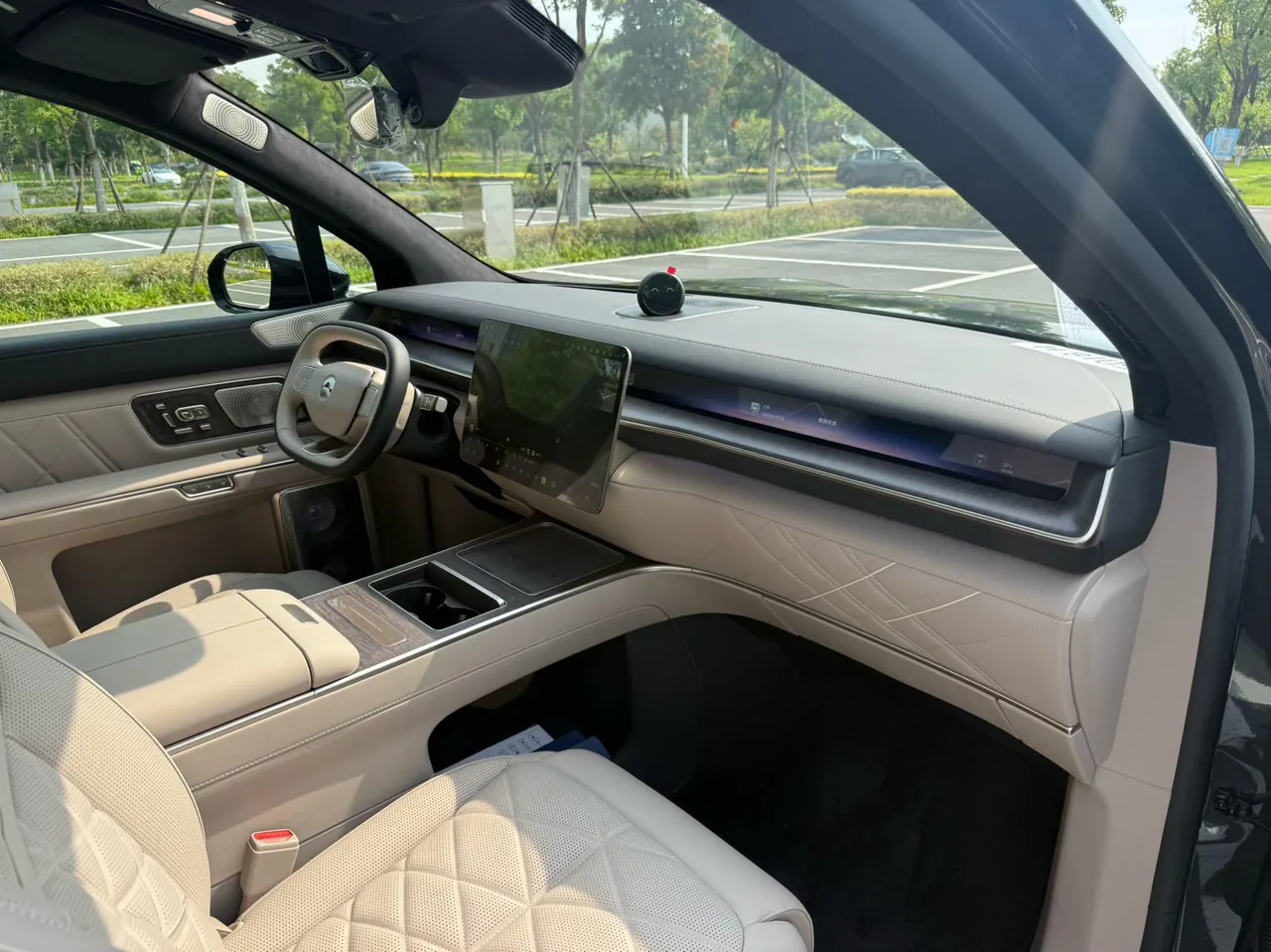 NIO 2026 ES 9 102kWh Administrative Island Signature Edition Automatic Gear 18