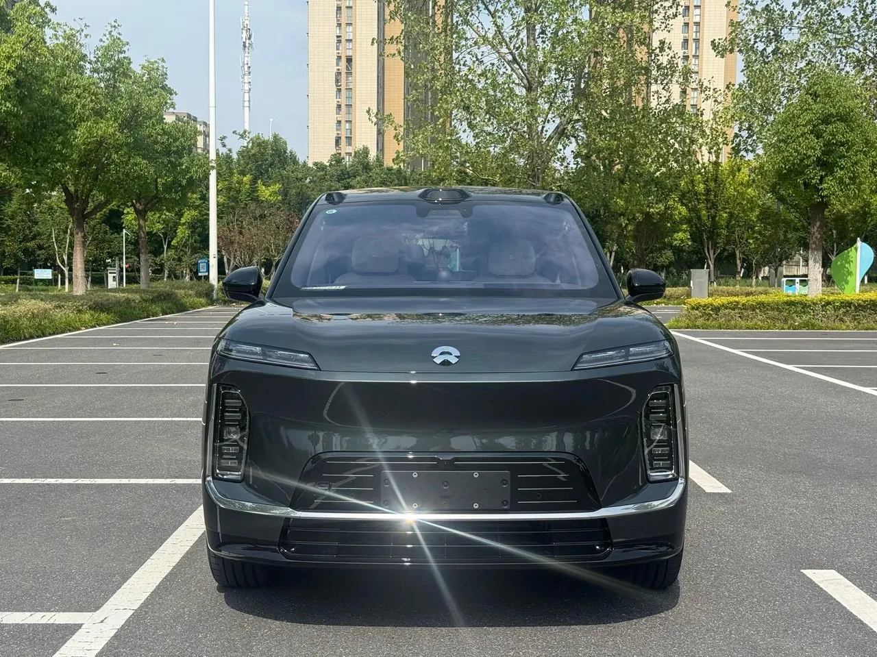 NIO 2026 ES 9 102kWh Administrative Island Signature Edition Automatic Gear 19