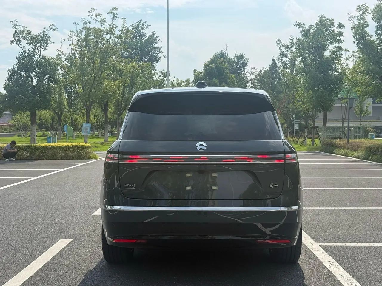 NIO 2026 ES 9 102kWh Administrative Island Signature Edition Automatic Gear 3