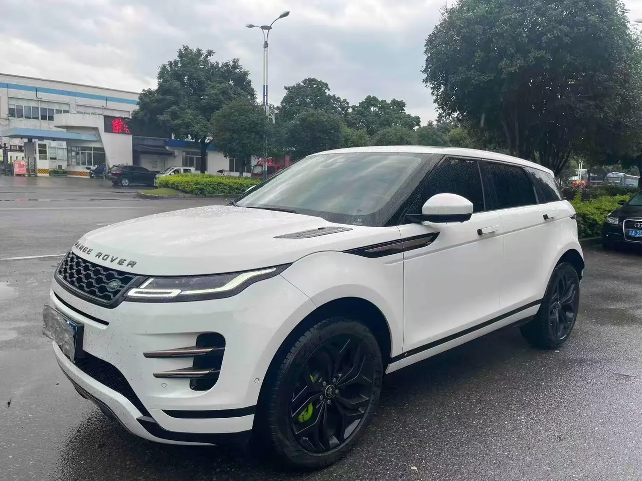 Land Rover 2020 Range Rover Evoque 48V 2.0T 249PS R-DYNAMIC S Sports Edition Automatic Gear - View 1