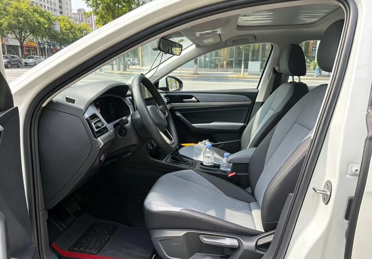 Volkswagen 2024 LaVida 1.5 5 Million Edition Automatic 3