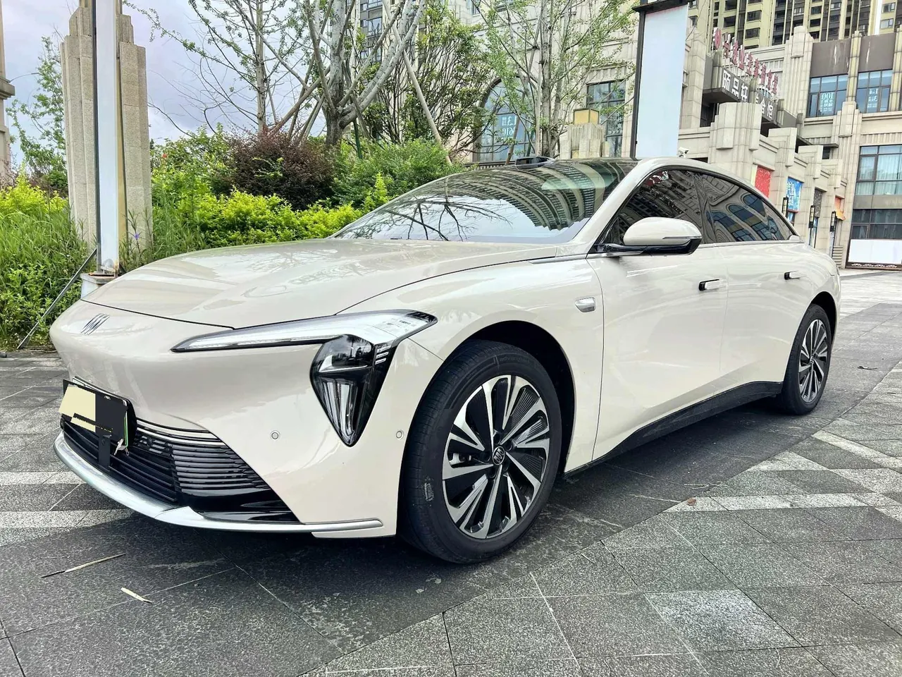 Open image lightbox: Buick 2026 L7 Luxury to Enjoy Free and unfettered Smart Travel Edition Automatic Gear