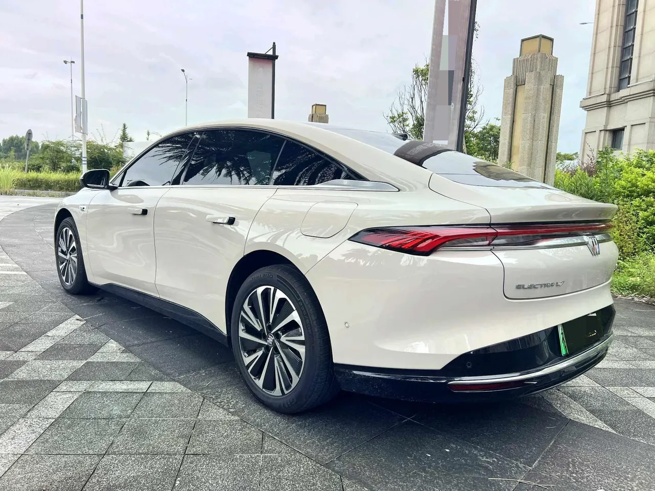 Buick 2026 L7 Luxury to Enjoy Free and unfettered Smart Travel Edition Automatic Gear 6