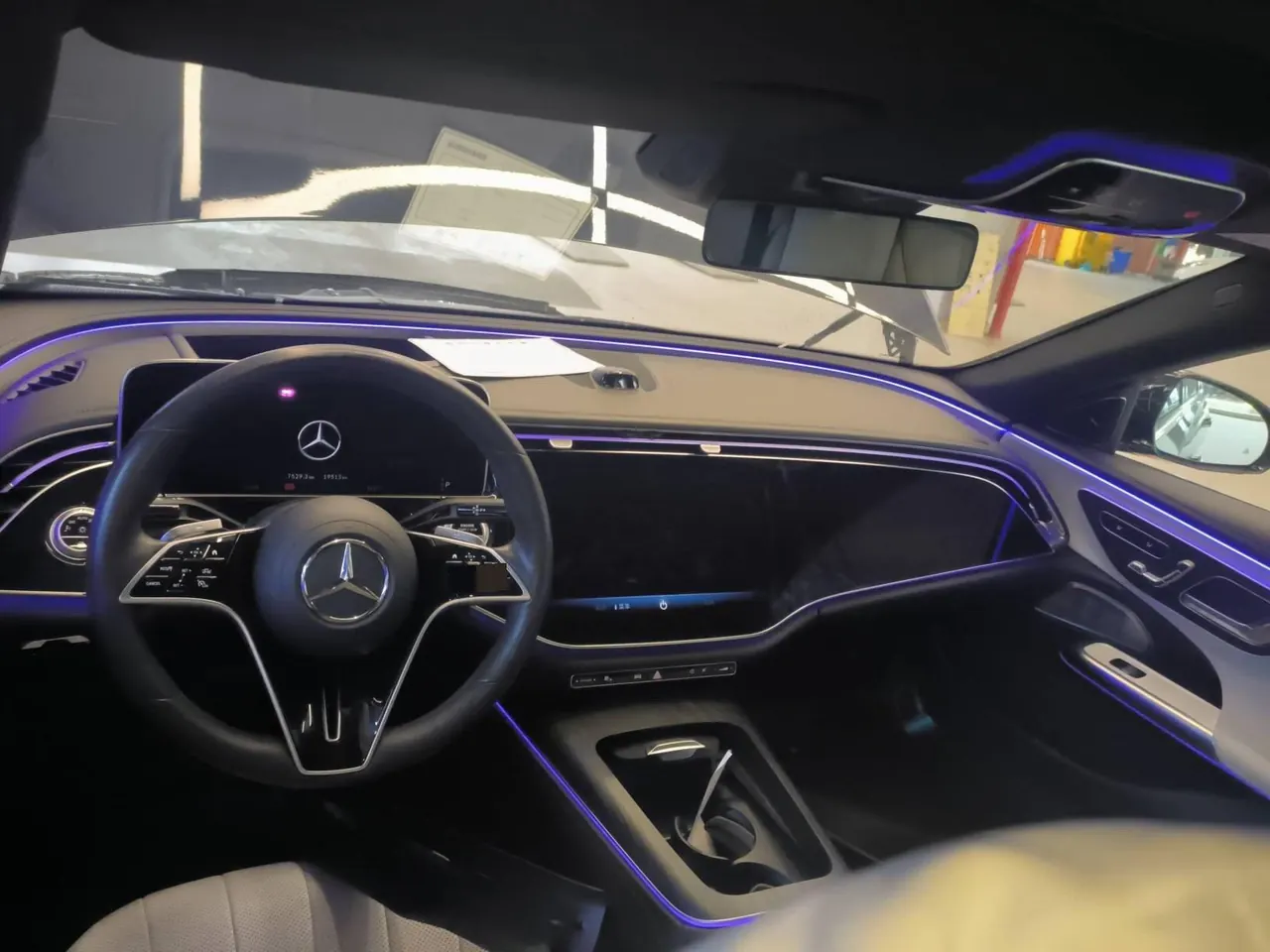 Mercedes Benz E Class 2024 E 300 L 48V 2.0T Luxury Automatic Gear 3