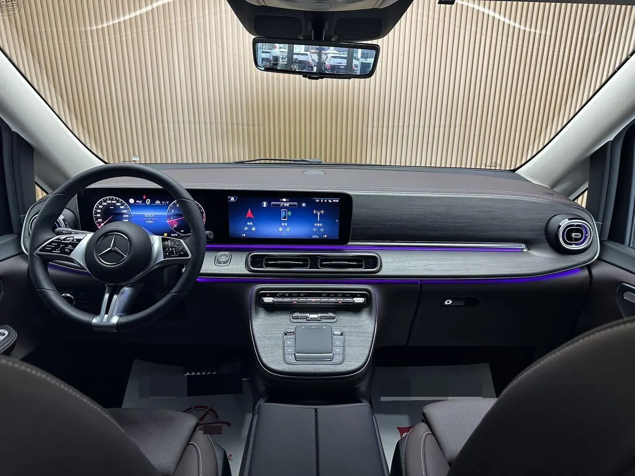 Mercedes Benz V 2024V 300 L 48V 2.0T Premium Edition Automatic Gear 6