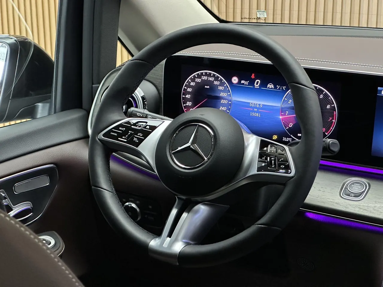 Mercedes Benz V 2024V 300 L 48V 2.0T Premium Edition Automatic Gear 7