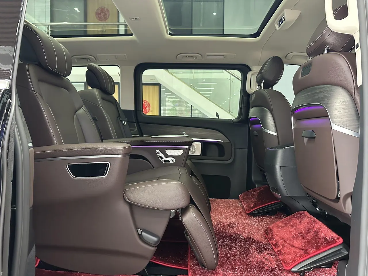 Mercedes Benz V 2024V 300 L 48V 2.0T Premium Edition Automatic Gear 9