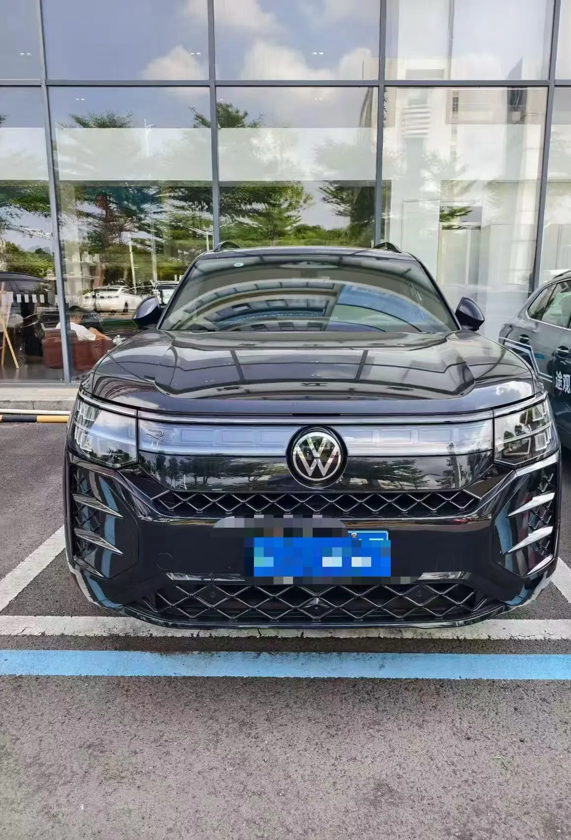 Volkswagen 2026 Tuang Pro 2.0TSI 450TSI Four-wheel Drive Peak Edition Automatic Gear 2