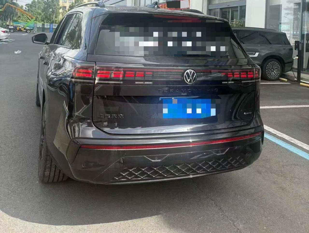 Volkswagen 2026 Tuang Pro 2.0TSI 450TSI Four-wheel Drive Peak Edition Automatic Gear 4