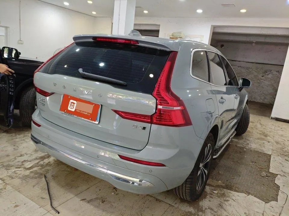 Volvo 2024 XC60 48V 2.0T B5 4-wheel-drive Zhiyi Deluxe Edition Automatic Gear 7
