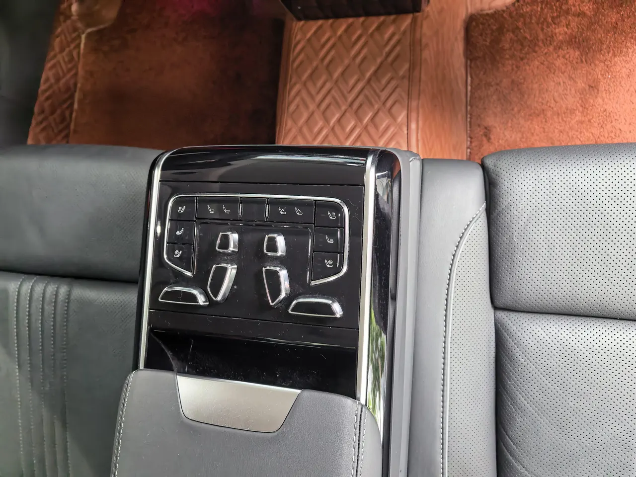 HongQi 2020 H9 48V 2.0T Zhilian Qi Chang Edition Automatic Gear 7