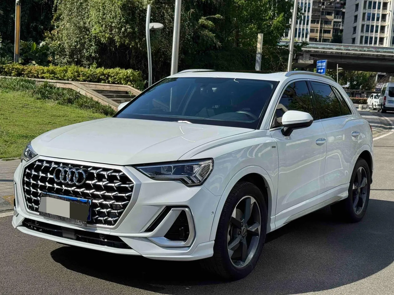 Audi 2024 Q3 1.5TFSI 35TFSI Fashion Dynamic Automatic - View 1