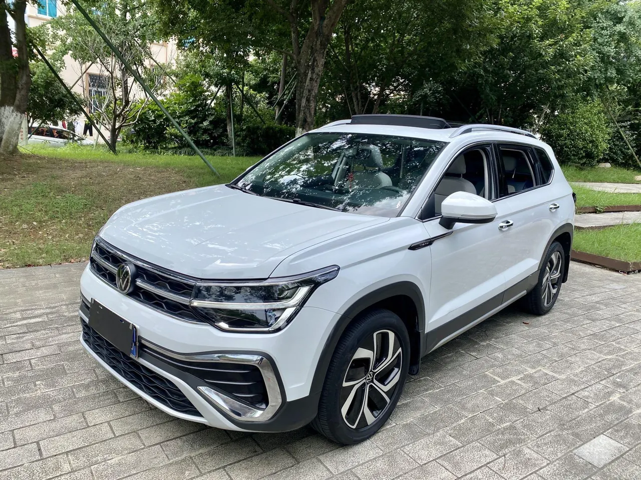 Volkswagen 2024 Tuyue 1.5TSI 300TSI Two-Drive Full Moon Edition Automatic Gear - View 1