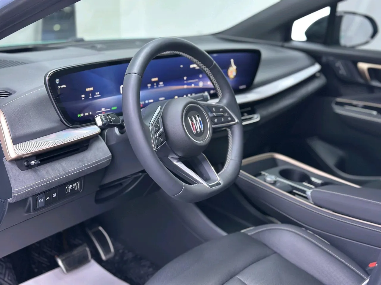 Buick 2023 E4 GS GS Edition Automatic Gear 12