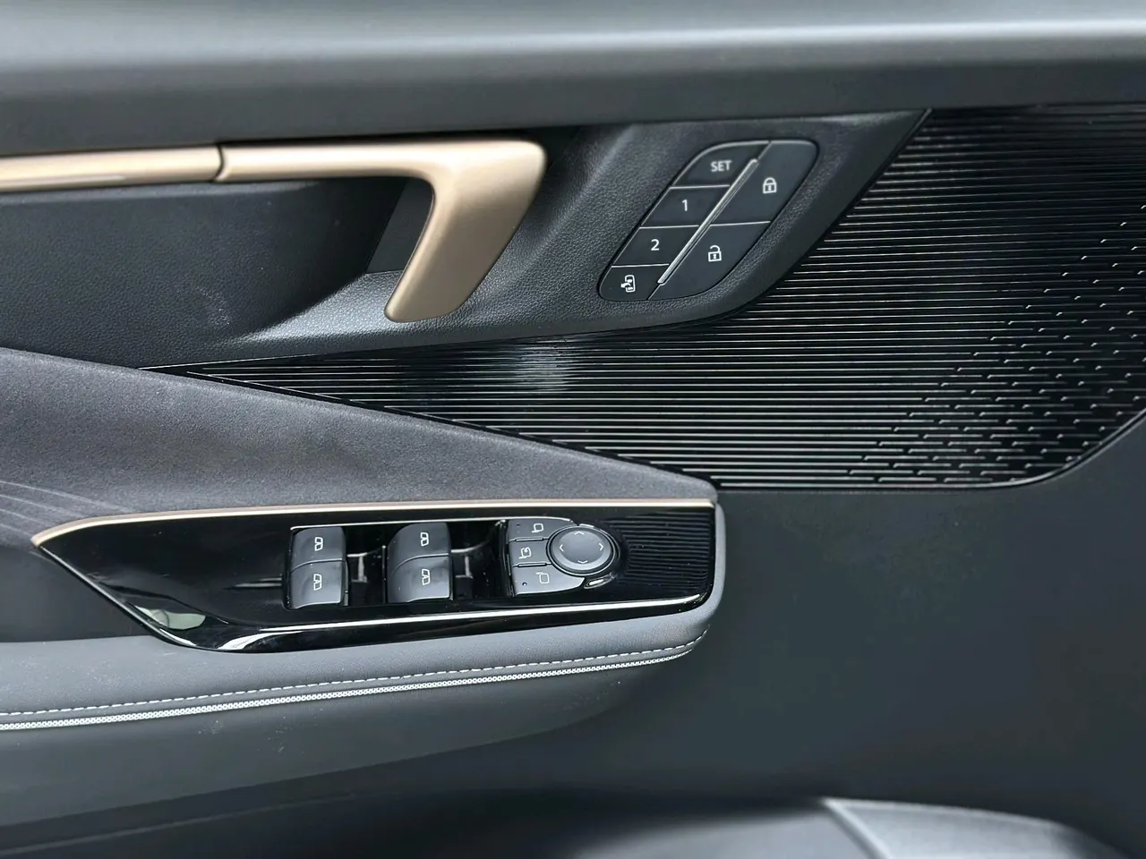 Buick 2023 E4 GS GS Edition Automatic Gear 13