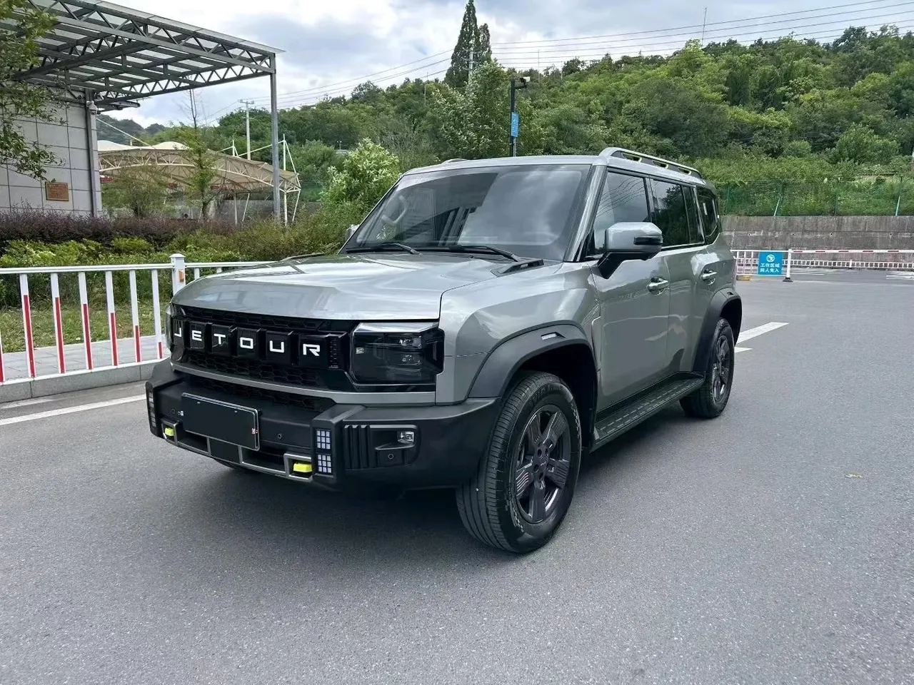 Открыть галерею: Jetour 2023 Travelers 1.5T Two-Drive Discovery PRO Automatic Gear