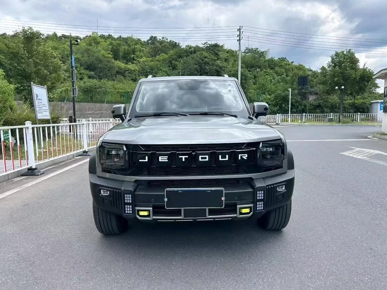 Jetour 2023 Travelers 1.5T Two-Drive Discovery PRO Automatic Gear 2