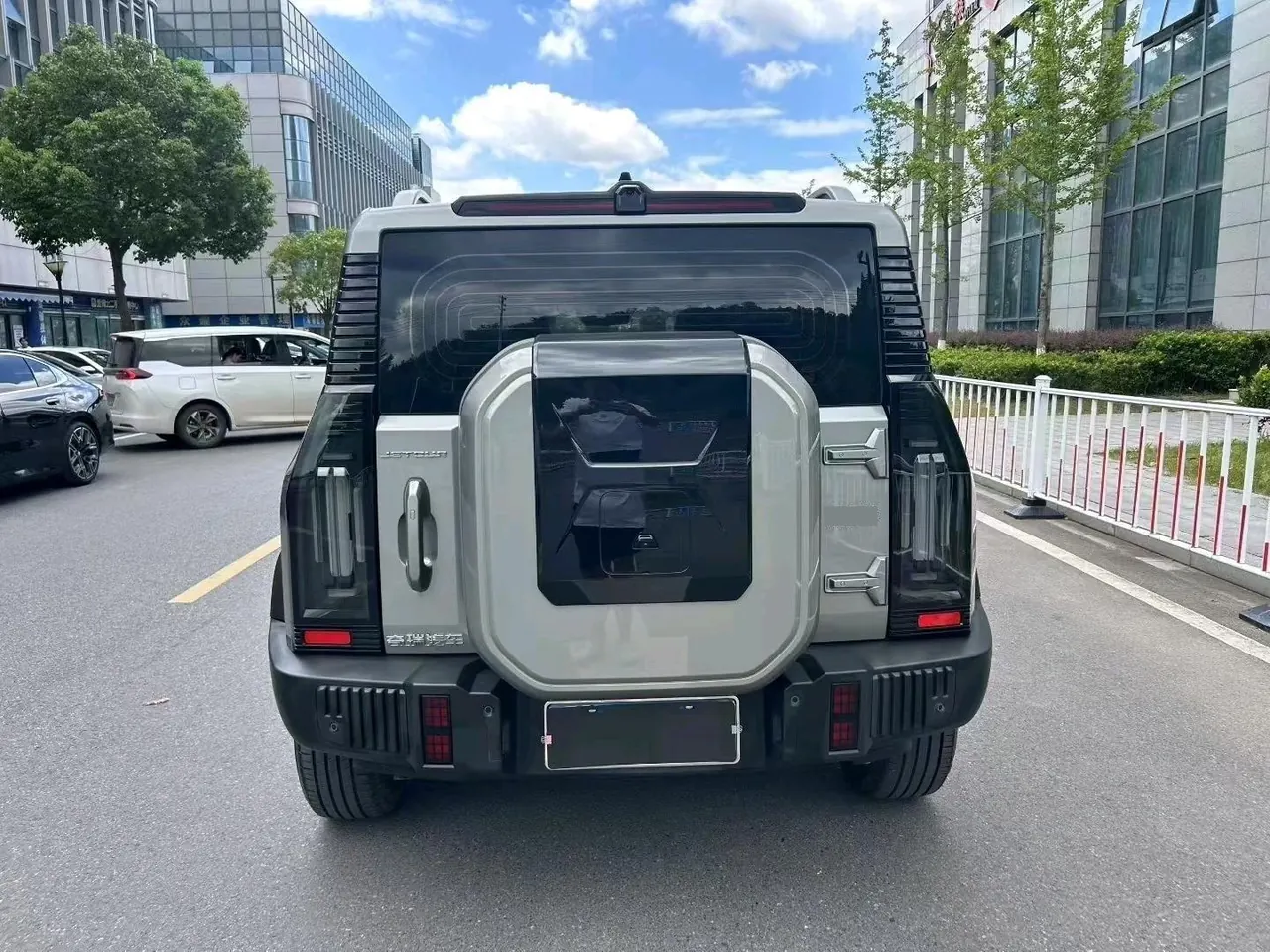 Jetour 2023 Travelers 1.5T Two-Drive Discovery PRO Automatic Gear 4