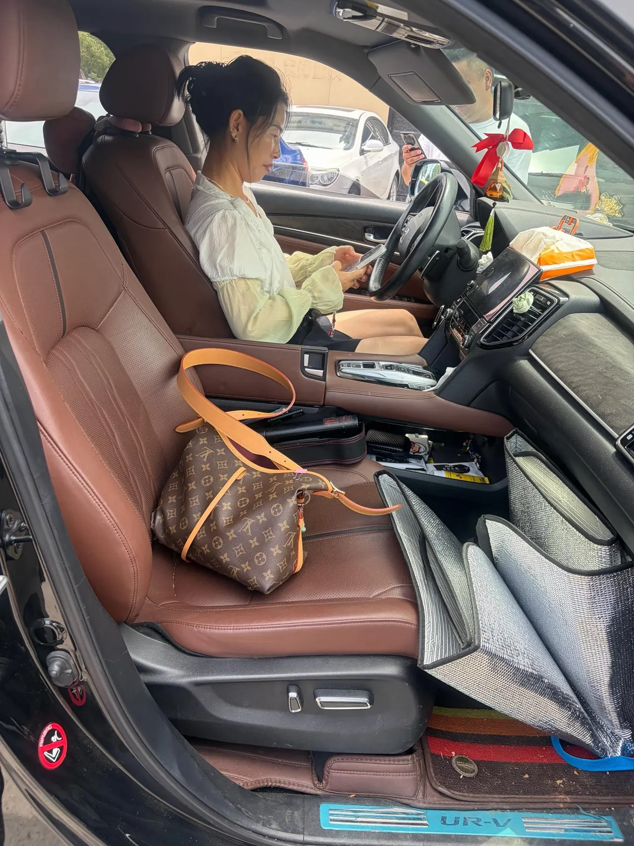 Honda 2020 UR-V 2.0T 370TURBO two-drive elegant version of automatic gear 3