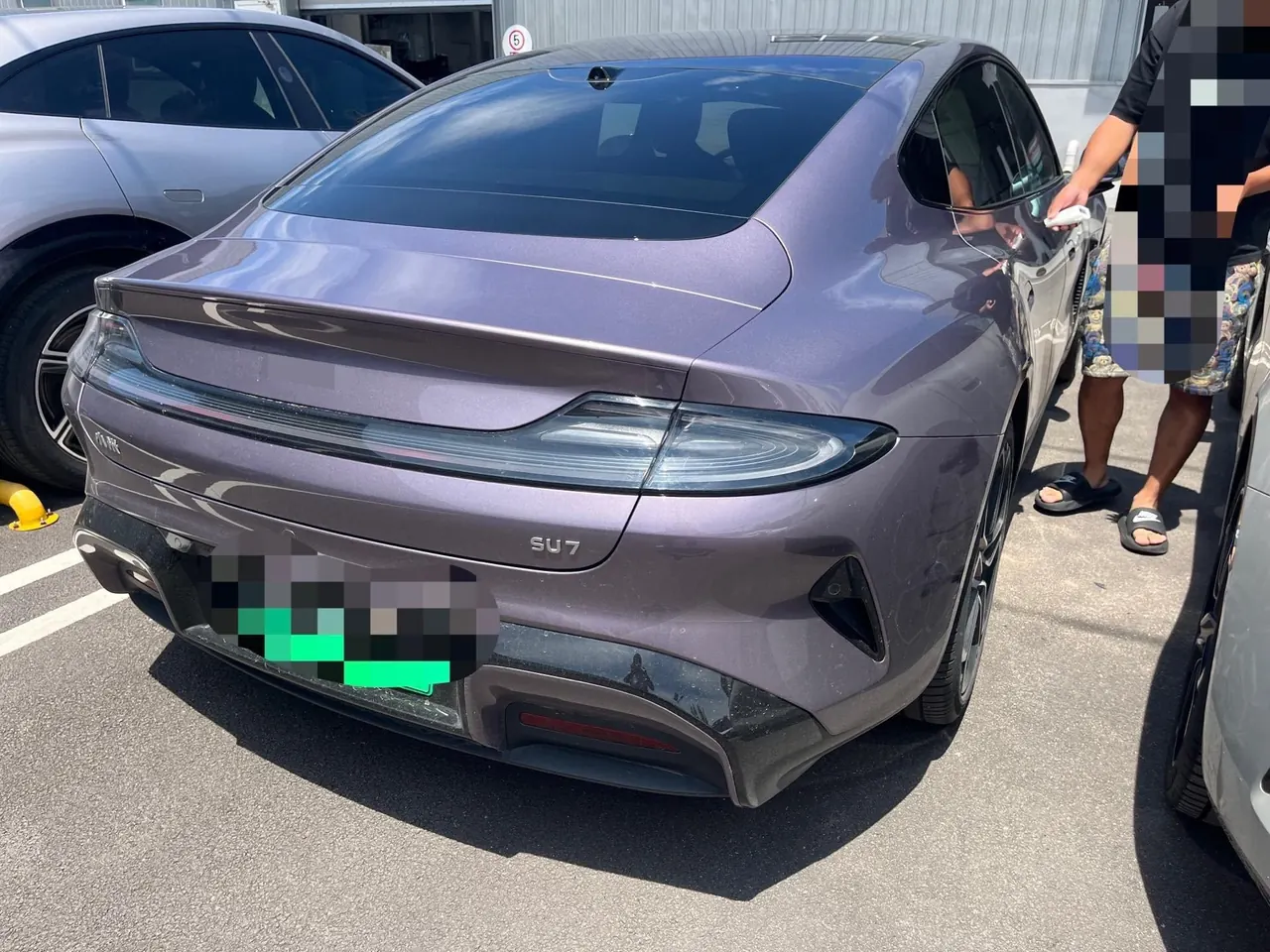 MI 2024 SU 7 700km Rear Drive Standard Founding Edition Automatic Gear 2
