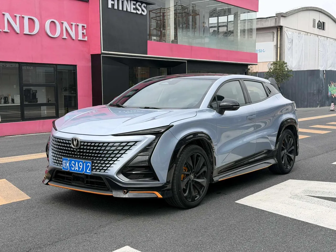 Open image lightbox: ChangAn 2022 UNI-T 1.5T honorable automatic gear