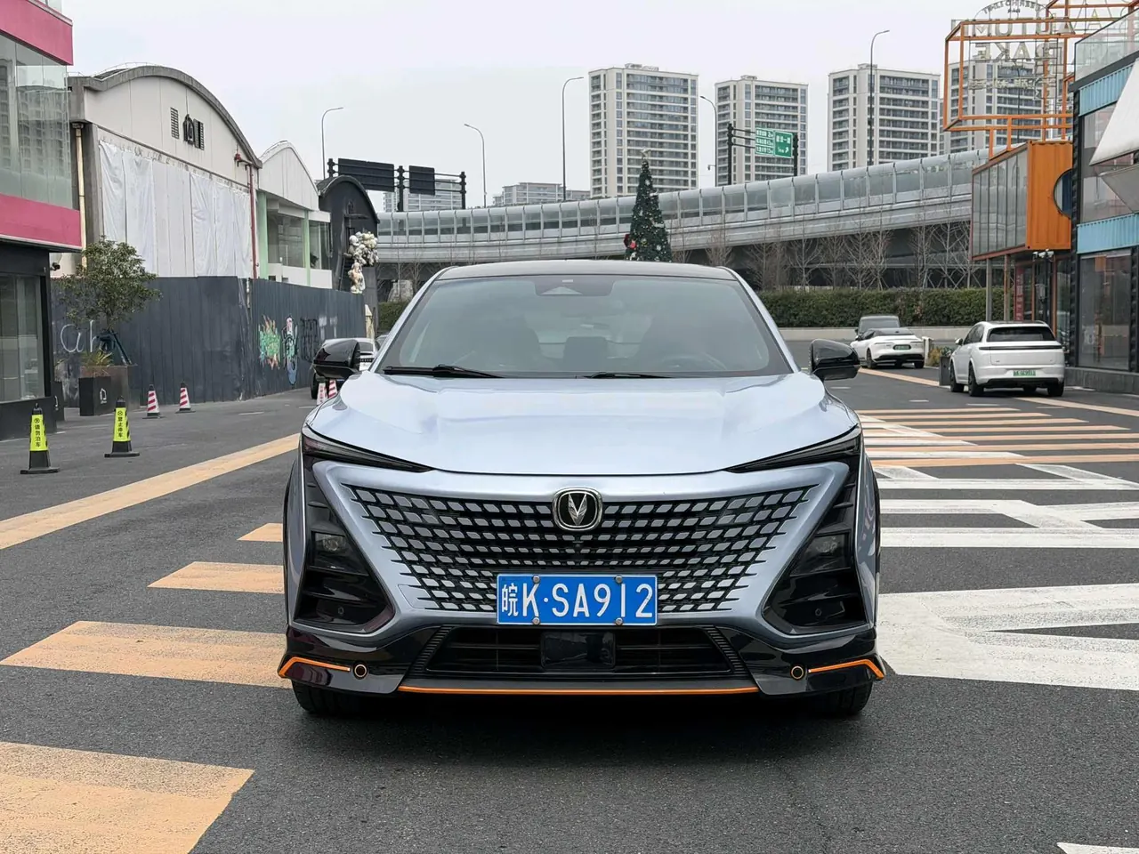 ChangAn 2022 UNI-T 1.5T honorable automatic gear 2
